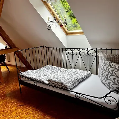 Na Horach, Plesivec * Pstruzi (Karlovy Vary)