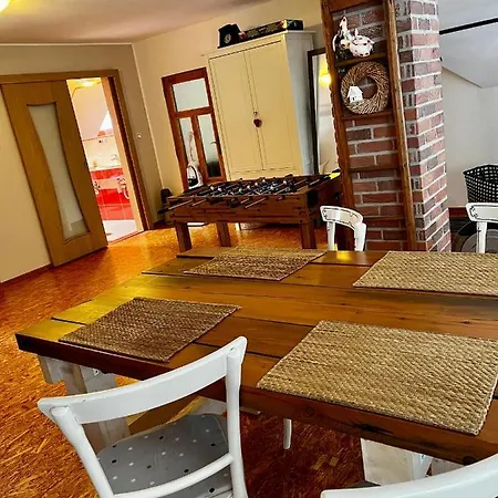 Na Horach, Plesivec Apartment Pstruzi (Karlovy Vary)